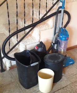 lot 143 image: Garbage Bins and Vacuum Lot