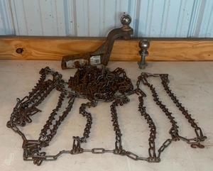 lot 92 image: Class 3 Hitch 5 14 Drop w4 Rise  Pair of Tire Chains