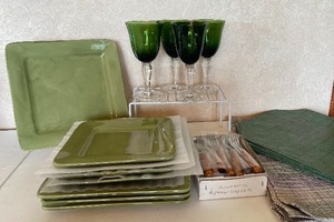 lot 134 image: Tabletop Gallery Square Dinner Plates, Goblets and Silverware