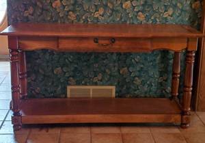 lot 13 image: Sofa table
