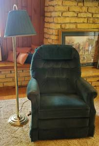 lot 143 image: Dark Green Living Room Chair with Floor Lamp -Recliner