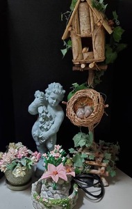 lot 130 image: Birdhouse and Cherub, Small Fountain Lot