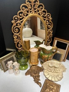 lot 184 image: Gold and Green and Cherubs Decor