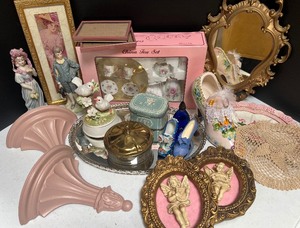 lot 181 image: Pink and Gold and Cherubs and Roses