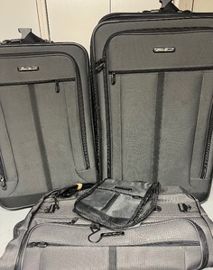 lot 230 image: Eddie Bauer Four Piece Luggage Set