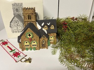 lot 241 image: Knottinghill Church Dept. 56 Dickens Village