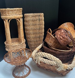 lot 176 image: Wicker Plant Stand and Wicker Basket Lot