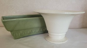 lot 44 image: Two Haeger Pottery Planters