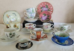 lot 16 image: Lot of Vintage Teacup Sets