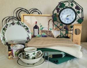 lot 131 image: Grapes and Wine Decor Large Lot