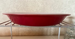lot 53 image: Pink Pyrex Plate, Sundae Glasses and Linens