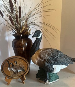 lot 158 image: Large Resin Canadian Goose and Decor