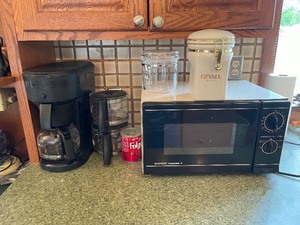 lot 55 image: Sharp Microwave and Bunn Coffee Maker