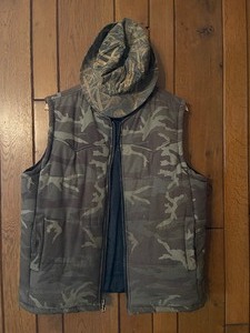 lot 267 image: Route 66 Camo Insulated Hunting Vest and Cabelas Camo Hat