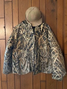 lot 269 image: Cabelas Size M Camo Insulated Coast and Large Hunting Cap