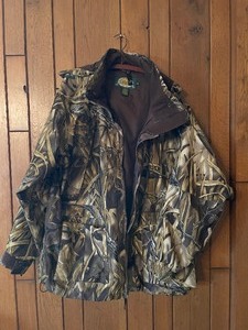 lot 273 image: Cabelas Hunting Jacket Light Weight with Hood XL