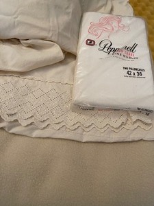 lot 215 image: Full Size Fleece Blanket and Bedding