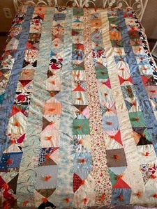 lot 217 image: Full Size Handmade Vintage Quilt