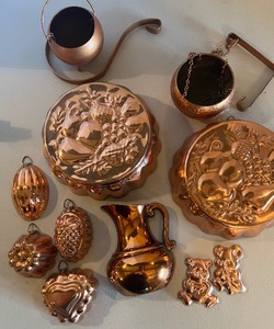 lot 167 image: Copper Wall Decor and Small Copper Planters
