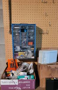 lot 338 image: Workbench Lot