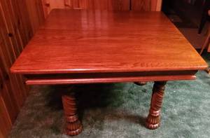 lot 341 image: Antique Oak Dining Table with six leaves