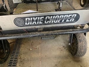 lot 102 image: Dixie Chopper Zero Turn Lawn Mower