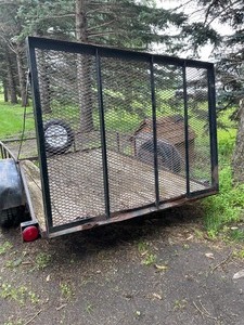 lot 106 image: Utility Trailer 9ft by 6 ft