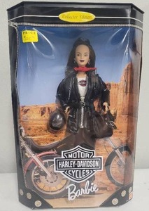 lot 14 image: Harley Davidson Barbie Brunette 1998 Collectors Edition NIB