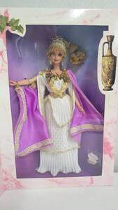 lot 37 image: The Great Eras Collection Grecian Goddess 1995 NRFB