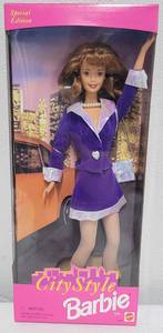 lot 94 image: City Style Barbie 1997 NRFB