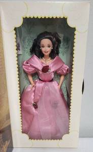 lot 110 image: Sweet Valentine Barbie for Hallmark 1995 NIB