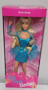 lot 122 image: City Style Barbie 1995 NRFB