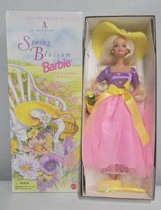 lot 133 image: Spring Blossom Avon Exclusive 1995 NRFB