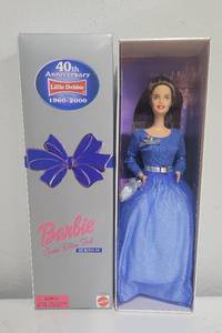 lot 138 image: 1999 Little Debbie 40th Anniversary Edition 1960-2000 NRFB