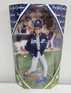 lot 167 image: New York Yankees Barbie 1999 NIB Collectors Ed.