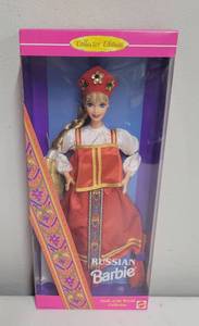 lot 199 image: Russian Barbie Dolls of the World Collection 1996 NRFB