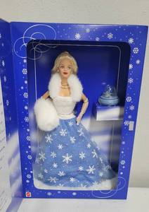 lot 212 image: Snow Sensation Barbie 1999 NIB