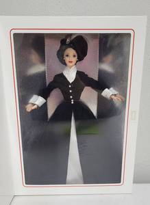 lot 220 image: Romantic Interlude 1996 Classique Collection NRFB