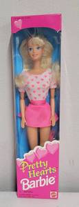 lot 263 image: Pretty Hearts Barbie 1995 NRFB