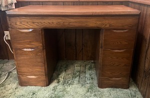 lot 66 image: Desk