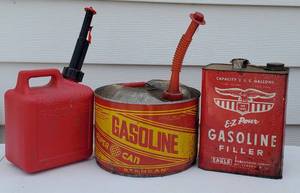 lot 211 image: Three Gas Cans - Two Vintage Metal Gas Cans and a Plastic 1 Gallon