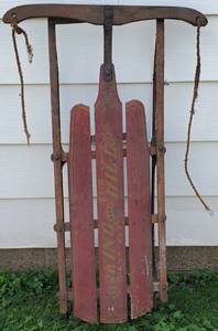 lot 239 image: Vintage King of the Hill Wooden Sled