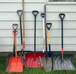 lot 231 image: LOT of Nine Shovels