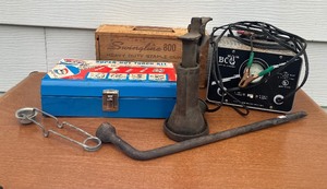 lot 251 image: LOT Hand Tools - Torch Kit, Heavy Duty Stapler