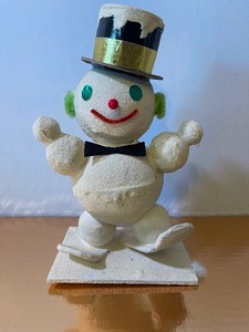 lot 9 image: Made in Japan Vintage Cardboard Snowman