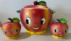 lot 16 image: PY Japan Anthropomorphic Cookie Jar and Salt and Pepper Shakers