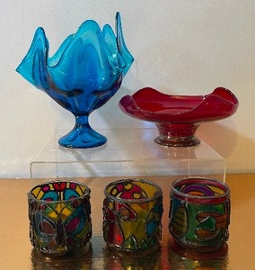 lot 25 image: Viking Glass Petal Bluenique Handkerchief Vase and Viking Red Ruby Dish