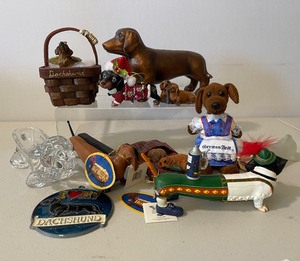 lot 92 image: Dachshund Weiner Dog Collectibles Figurines Two Hot Diggitys by Westland