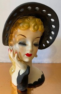 lot 100 image: Napcoware Head Vase #348 Japan VGC