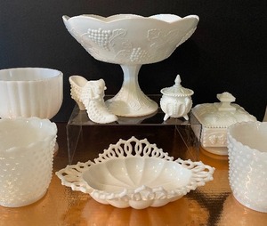 lot 138 image: Milkglass Lot of 8